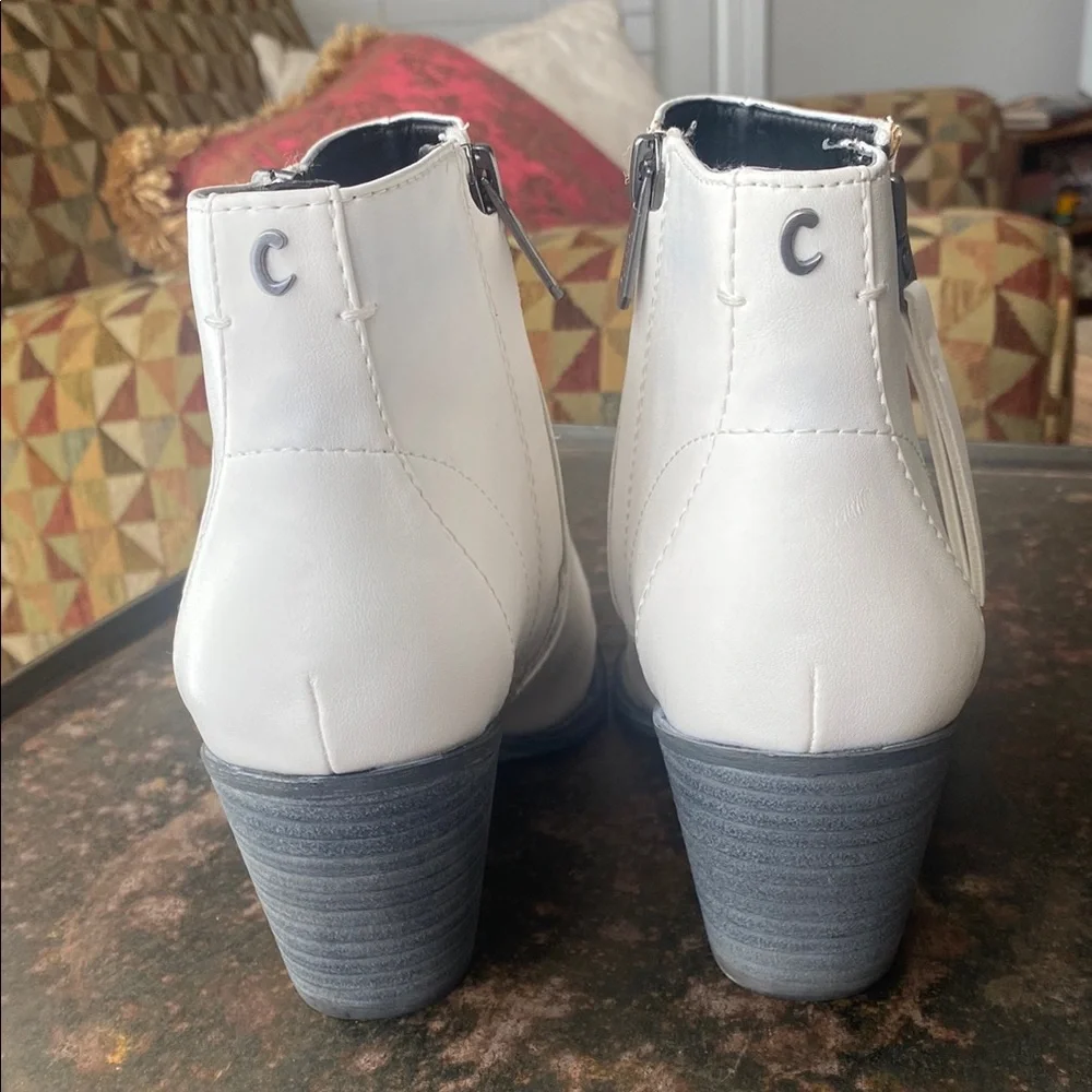 Sam Edelman Ladies Whistler White Ankle Boots Pointed Toes w/ Stud Accents. Sz 9 - Picture 3 of 15
